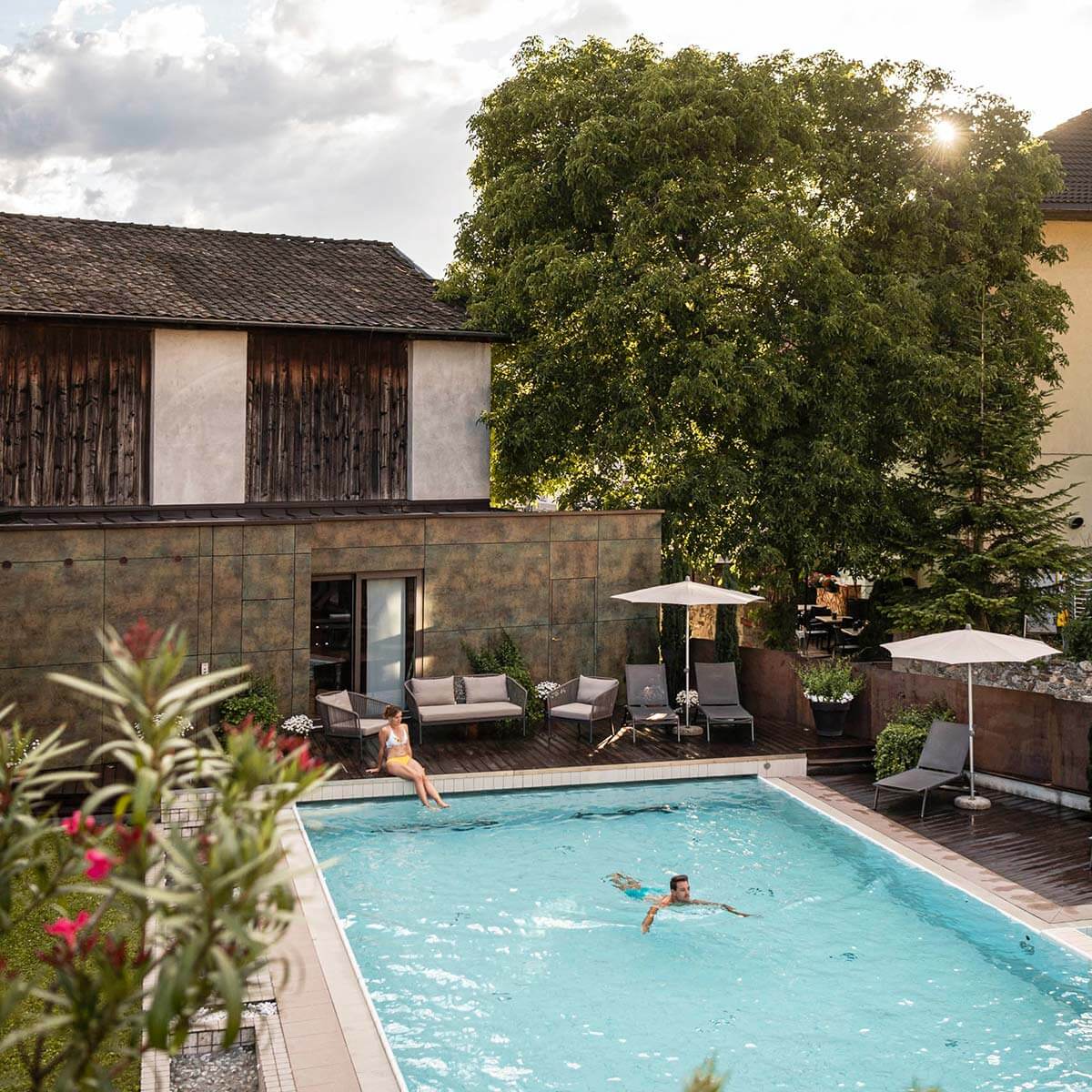 Outdoor pool - Hotel Matillhof